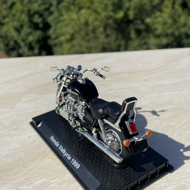 1:18 Valkyrie 1999 Alloy Touri – Model Kit Valkyrie recenzja i cena